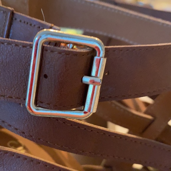 Size 9 gladiator style QUPID sandals size 9. Very good condition. - Picture 10 of 11